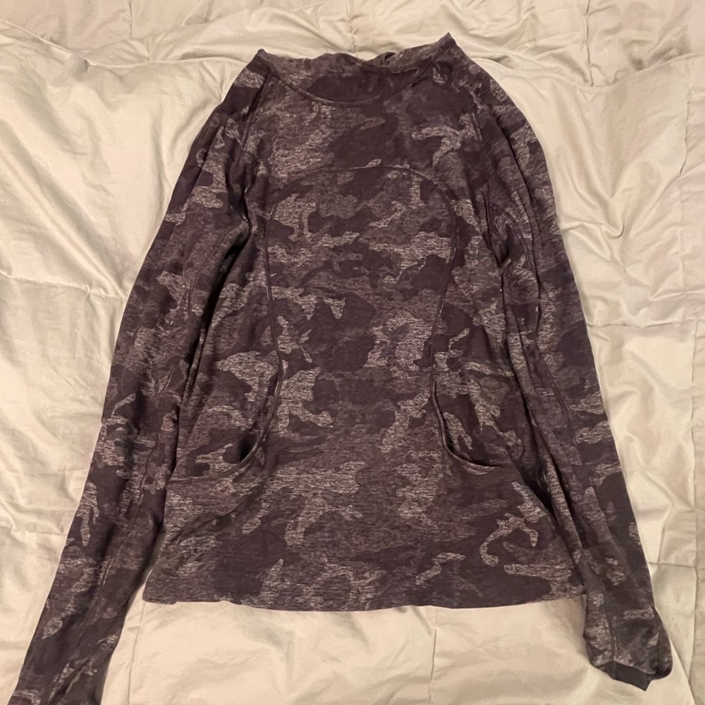 LULULEMON CAMO HOODIE SIZE 10